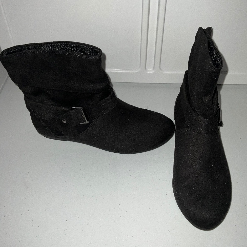 Suede slouchy ankle booties